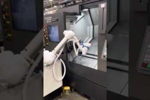 FZE – Doosan M1013 Cobot Tending Doosan Puma2600SY