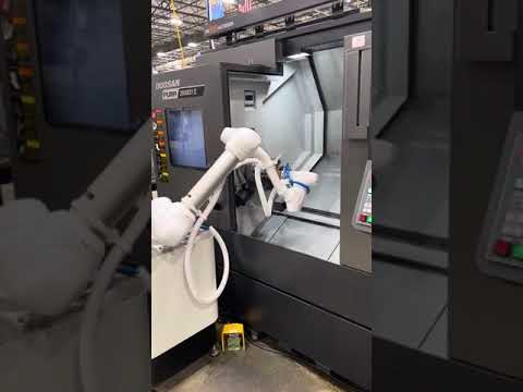 FZE – Doosan M1013 Cobot tending Doosan Puma2600SY